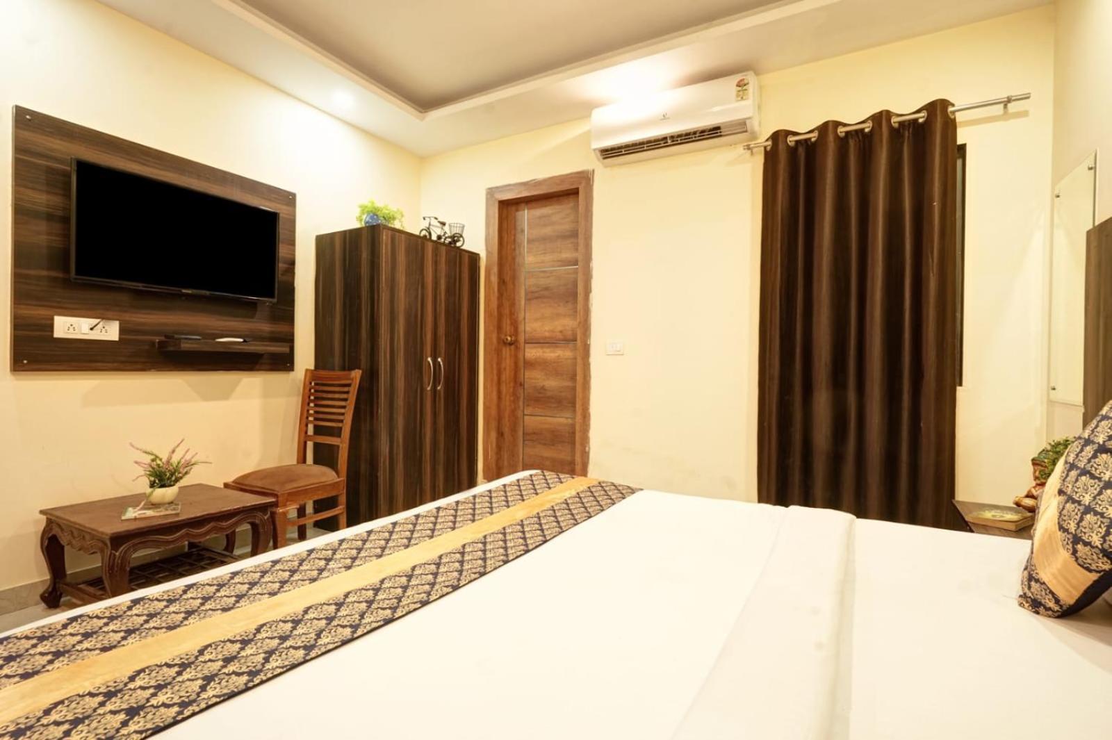 Hotel King Plaza Near Delhi Airport New Delhi Exteriör bild
