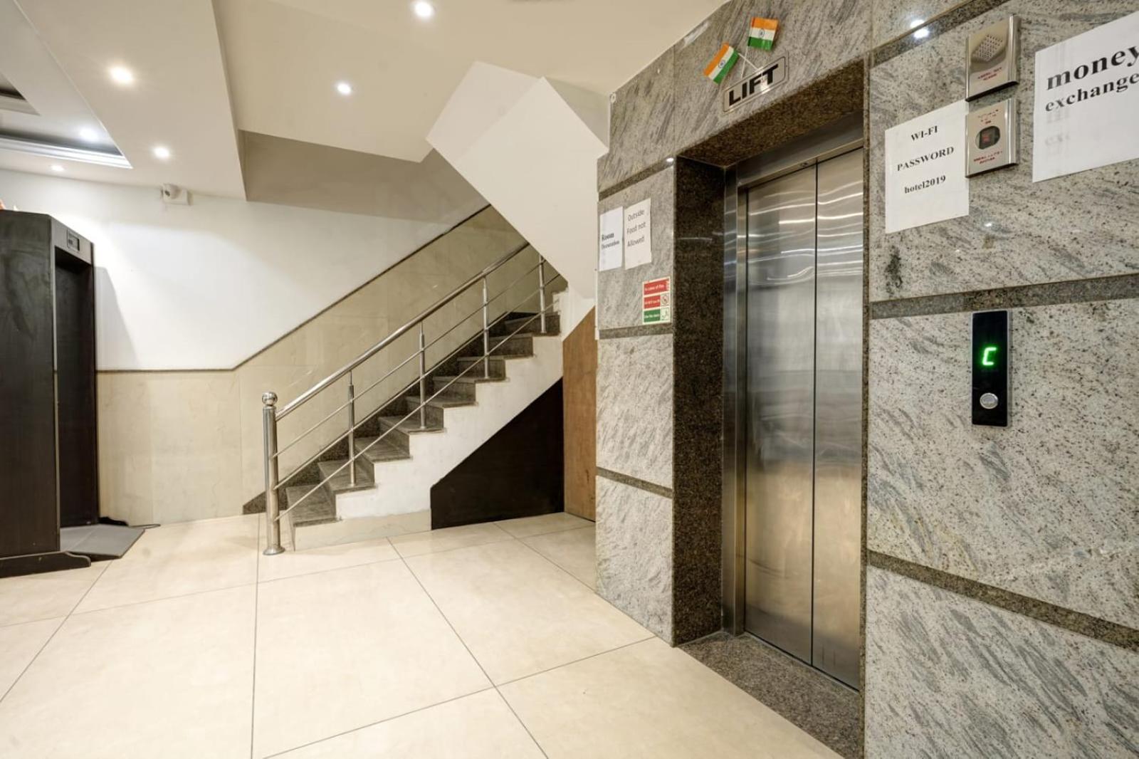 Hotel King Plaza Near Delhi Airport New Delhi Exteriör bild