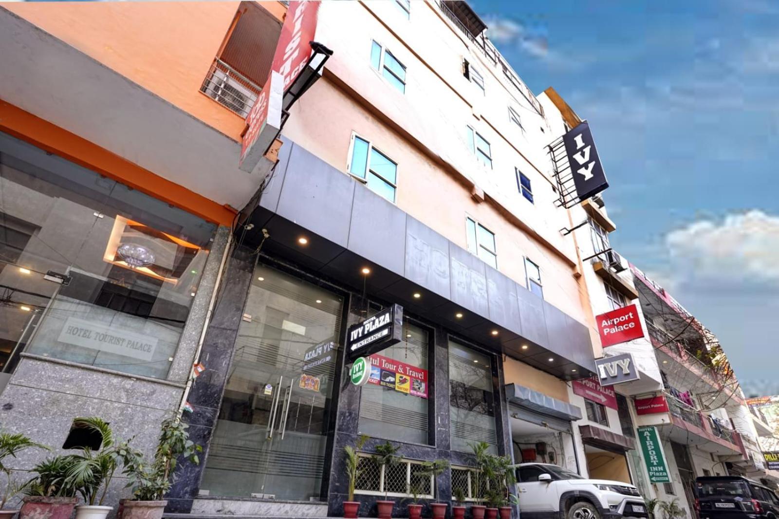 Hotel King Plaza Near Delhi Airport New Delhi Exteriör bild